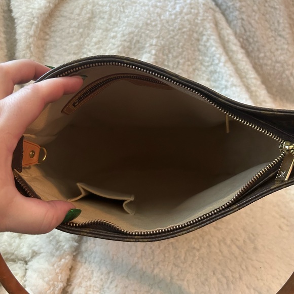 Louis Vuitton Looping Monogram GM - Picture 12 of 14